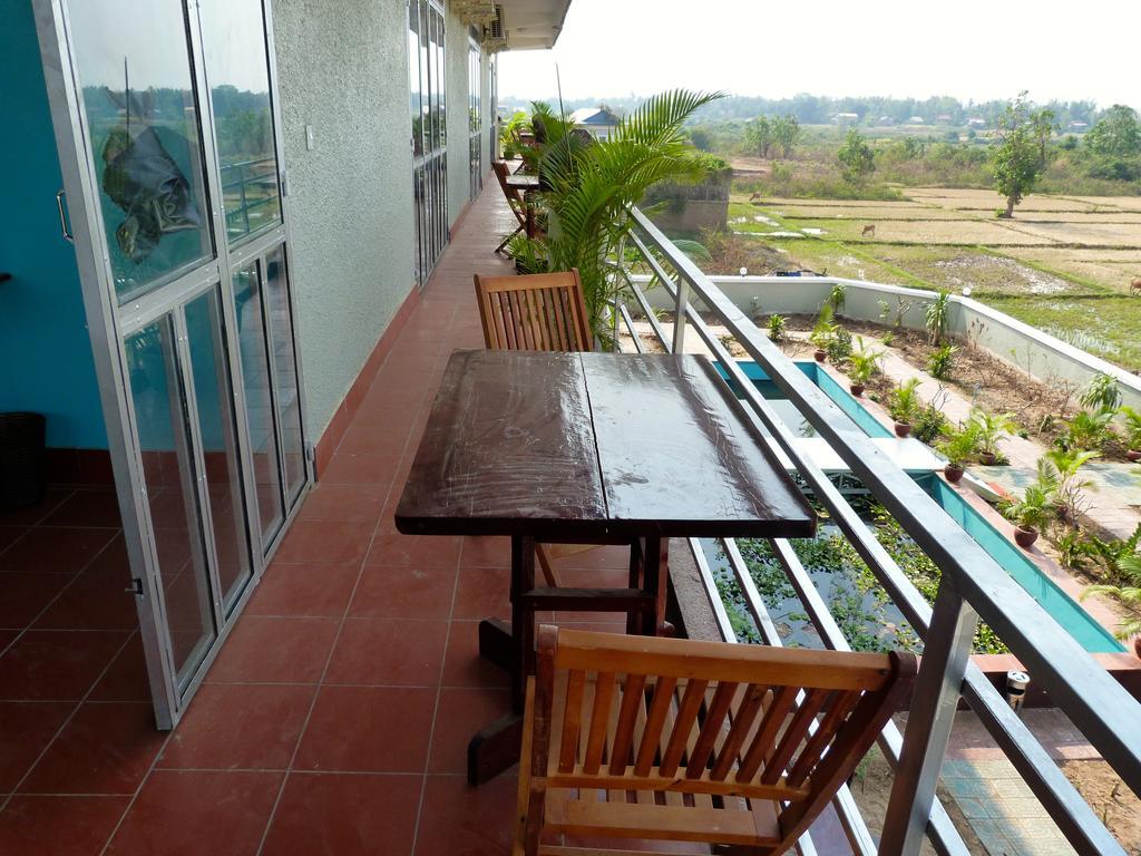 River Dolphin Hotel Kratié Exterior foto