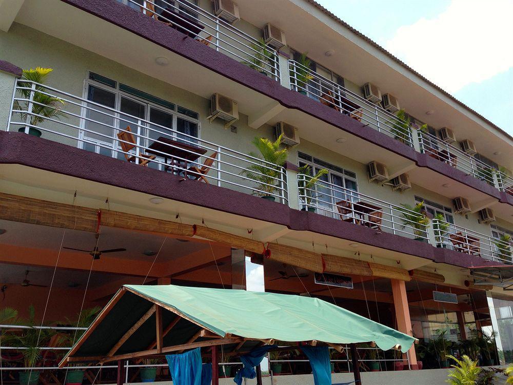 River Dolphin Hotel Kratié Exterior foto