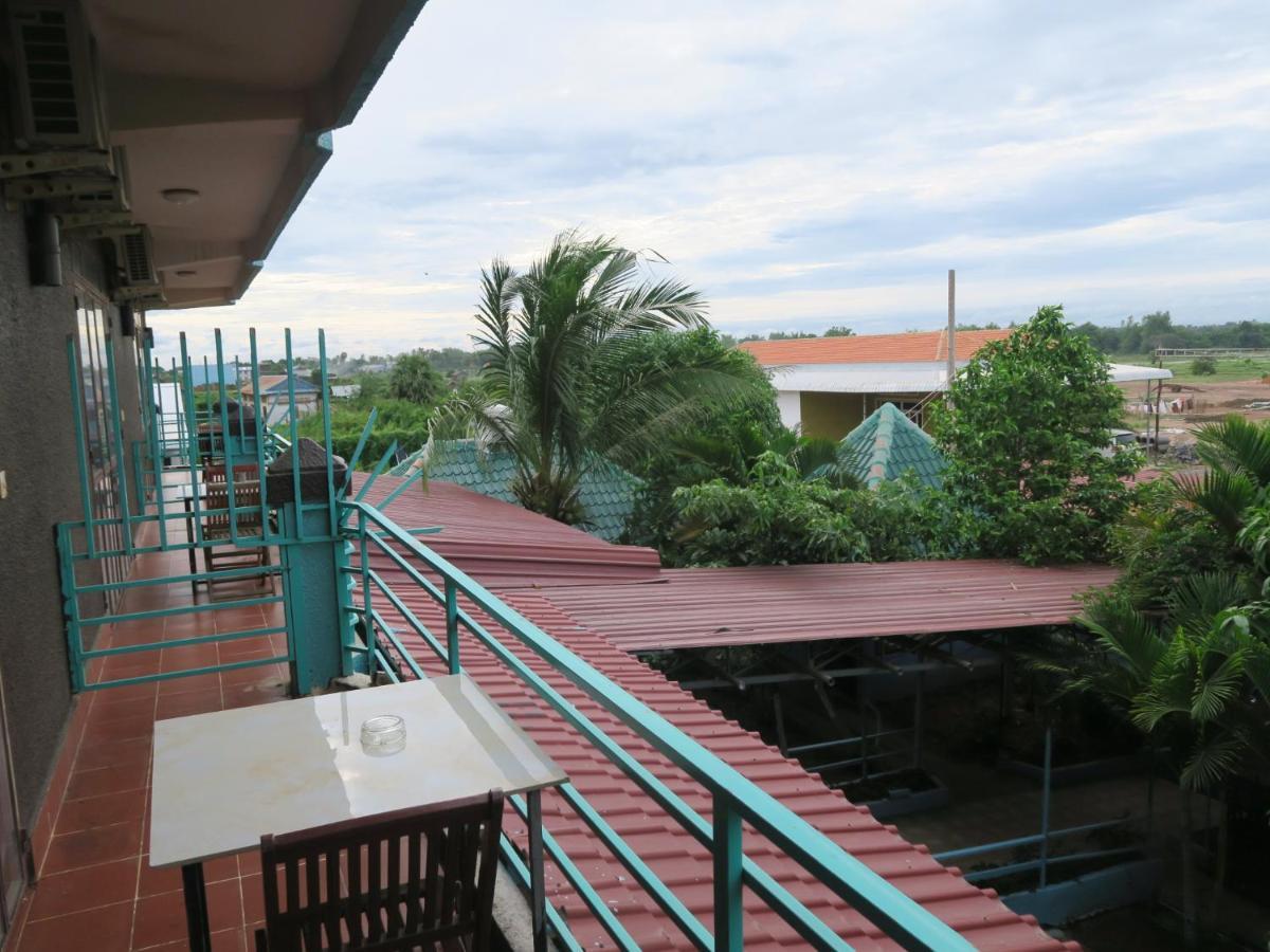 River Dolphin Hotel Kratié Exterior foto