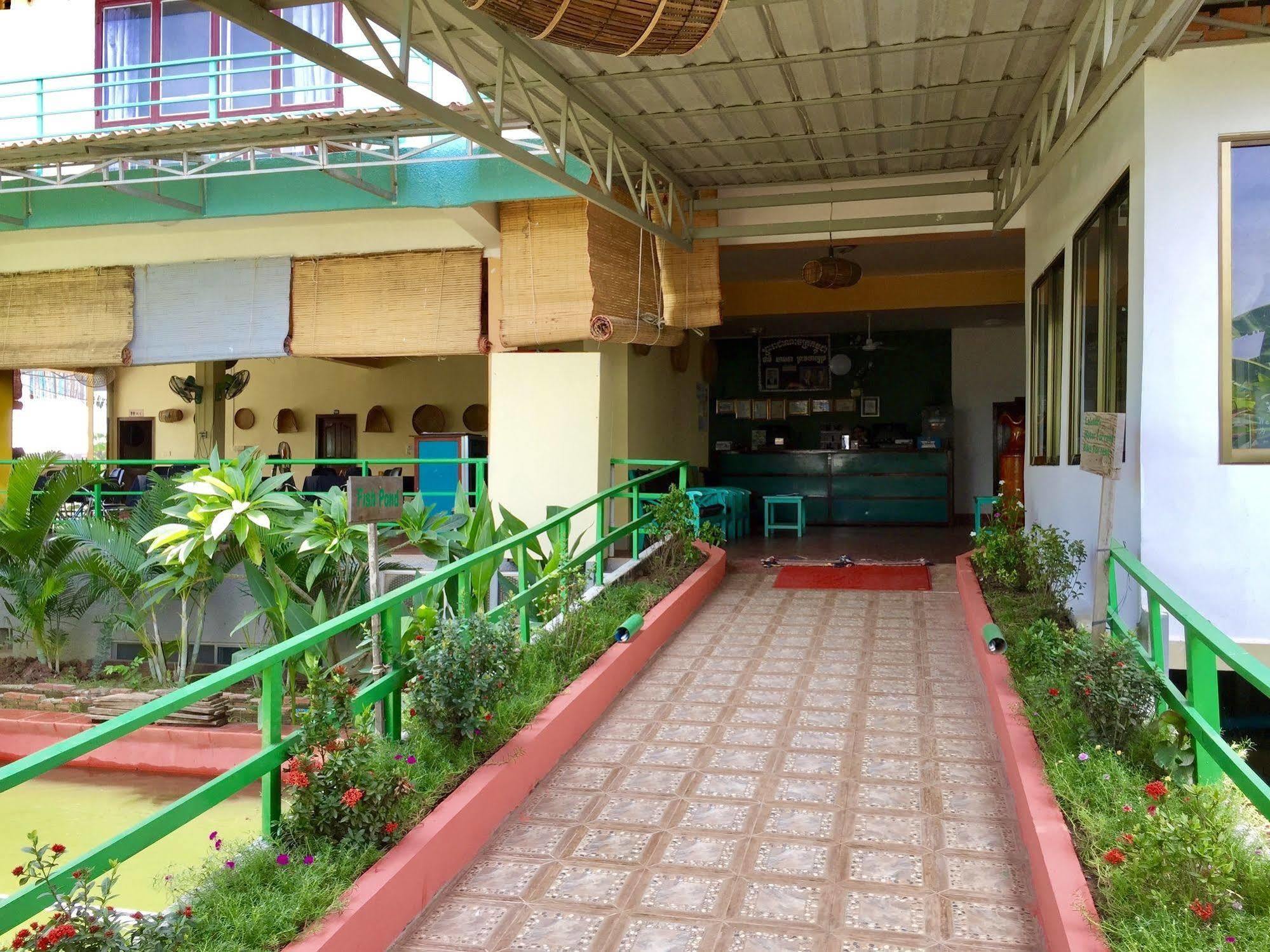 River Dolphin Hotel Kratié Exterior foto